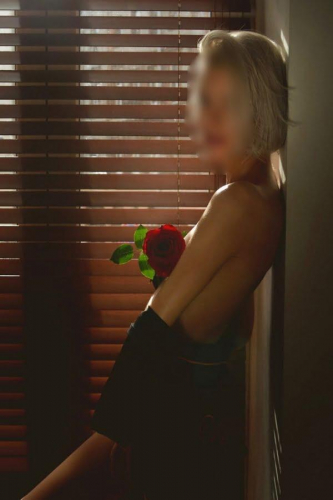 Индивидуалка СПб Зина Блондинка c 2 размером груди у метро Новочеркасская Санкт-Петербург Фото-1